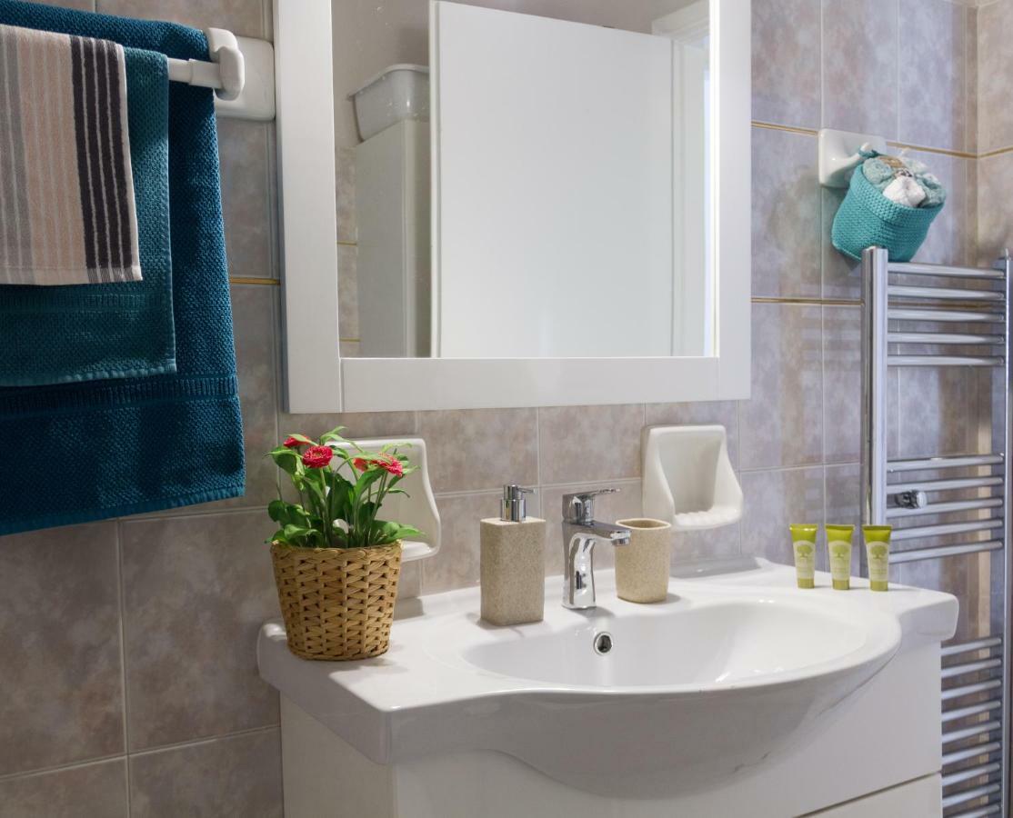 Athens Cozy Gem 2Br Apt - 200Mbps - 10 Min To Acropolis By Subway Esterno foto